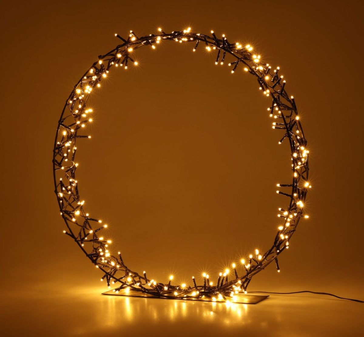 Kerstkrans Op Standaard - 300 Led - 60 Cm - Warm Wit - Timer