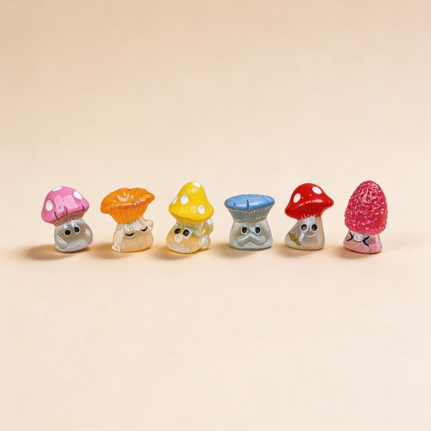 Night Mushrooms Set Of 6 - Miniature Figurines - 2 Cm Tall - Glow-In-The-Dark