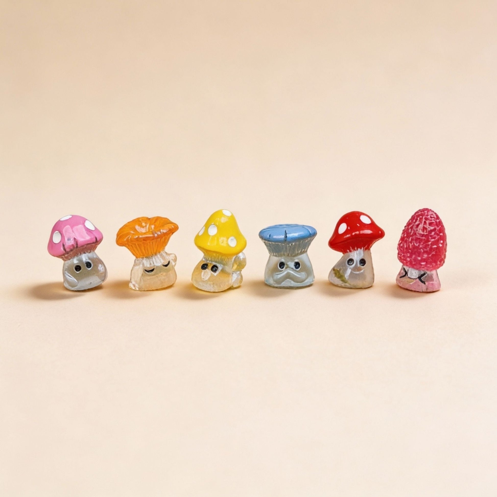 Night Mushrooms Set Of 6 - Miniature Figurines - 2 Cm Tall - Glow-In-The-Dark