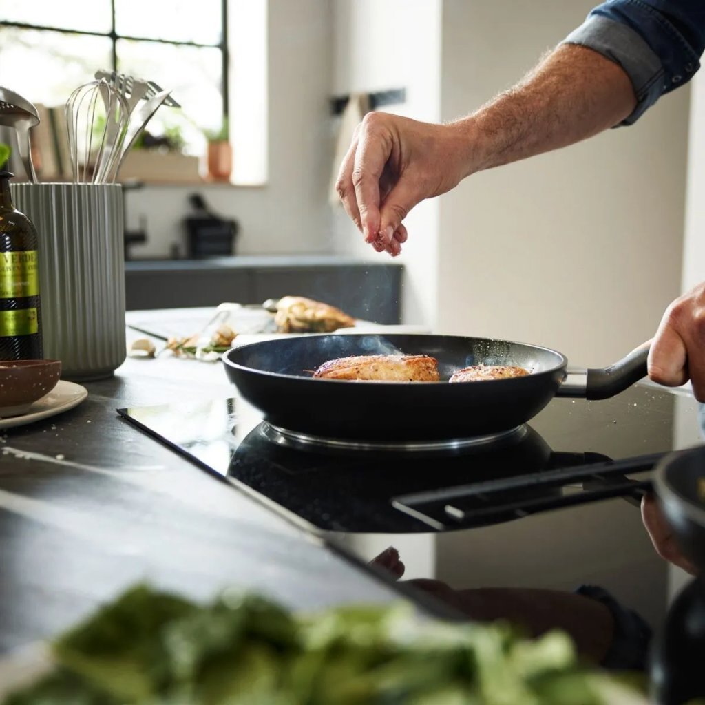 Fissler Essential Koekenpan 24 Cm Zwart