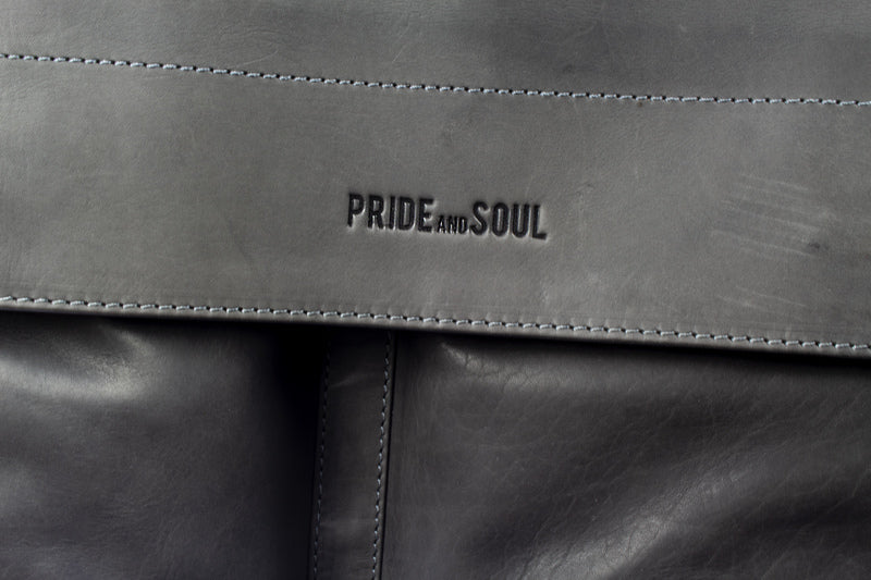 Geen Merk Ju-47260 Aktetas Pride And Soul. District