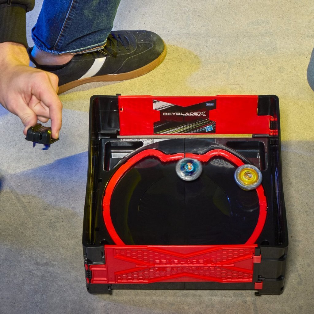 Hasbro Beyblade Bx Beystadium Clash And Carry Beystadium