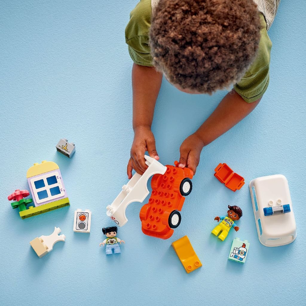 Lego Duplo 10447 Ambulance Met Chauffeur