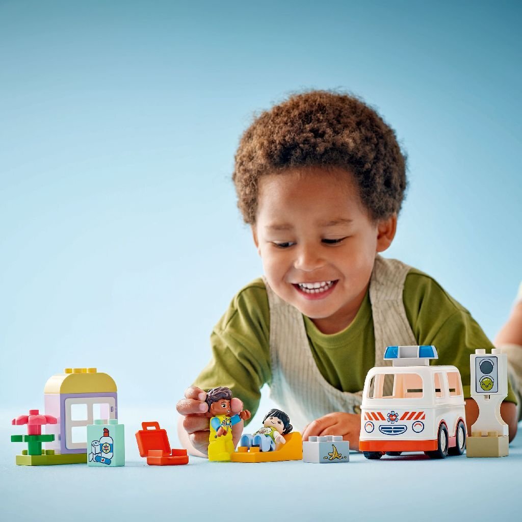 Lego Duplo 10447 Ambulance Met Chauffeur