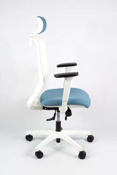 Linea Fabbrica Tekna White 01/Pt Lichtblauw/Wit Bureaustoel Met 3D Armleuning + Hoofdsteun
