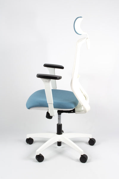 Linea Fabbrica Tekna White 01/Pt Lichtblauw/Wit Bureaustoel Met 3D Armleuning + Hoofdsteun