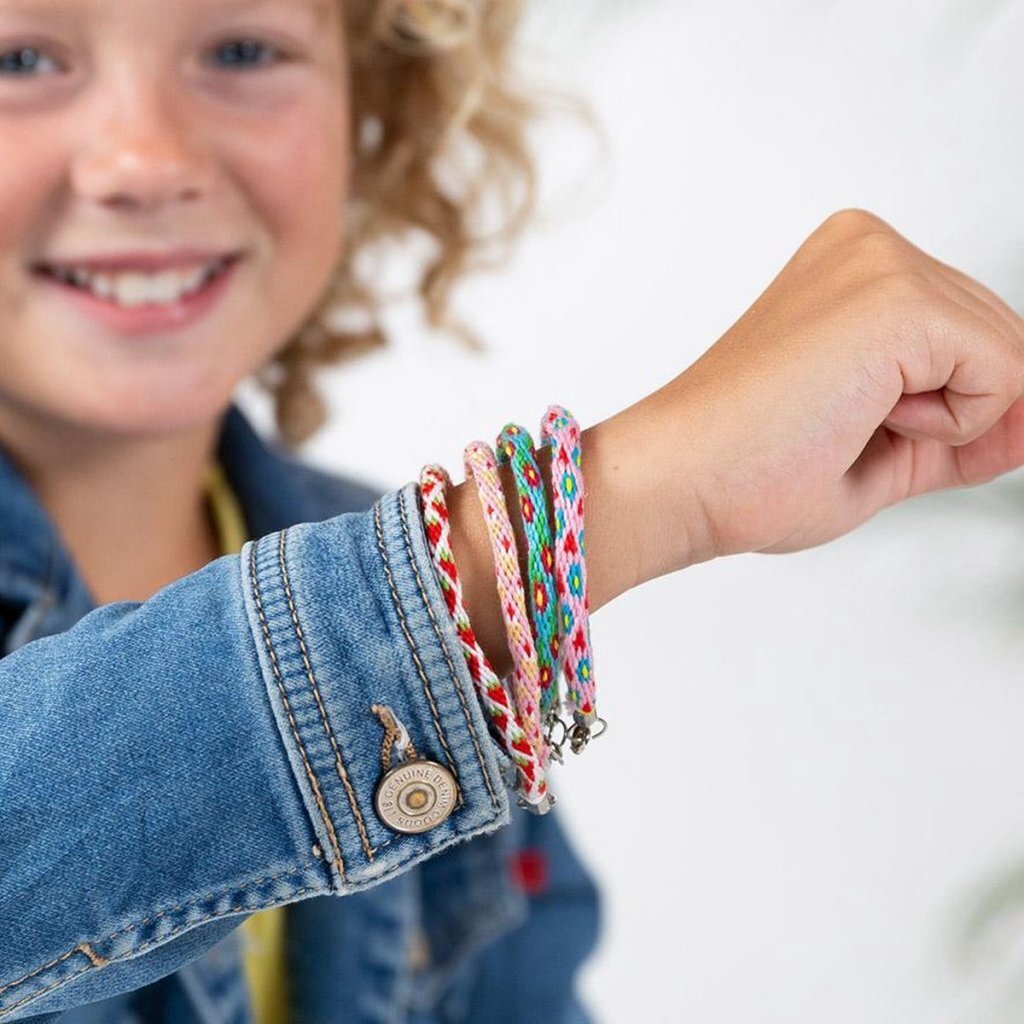 Totum Bracelet Lacing Factory