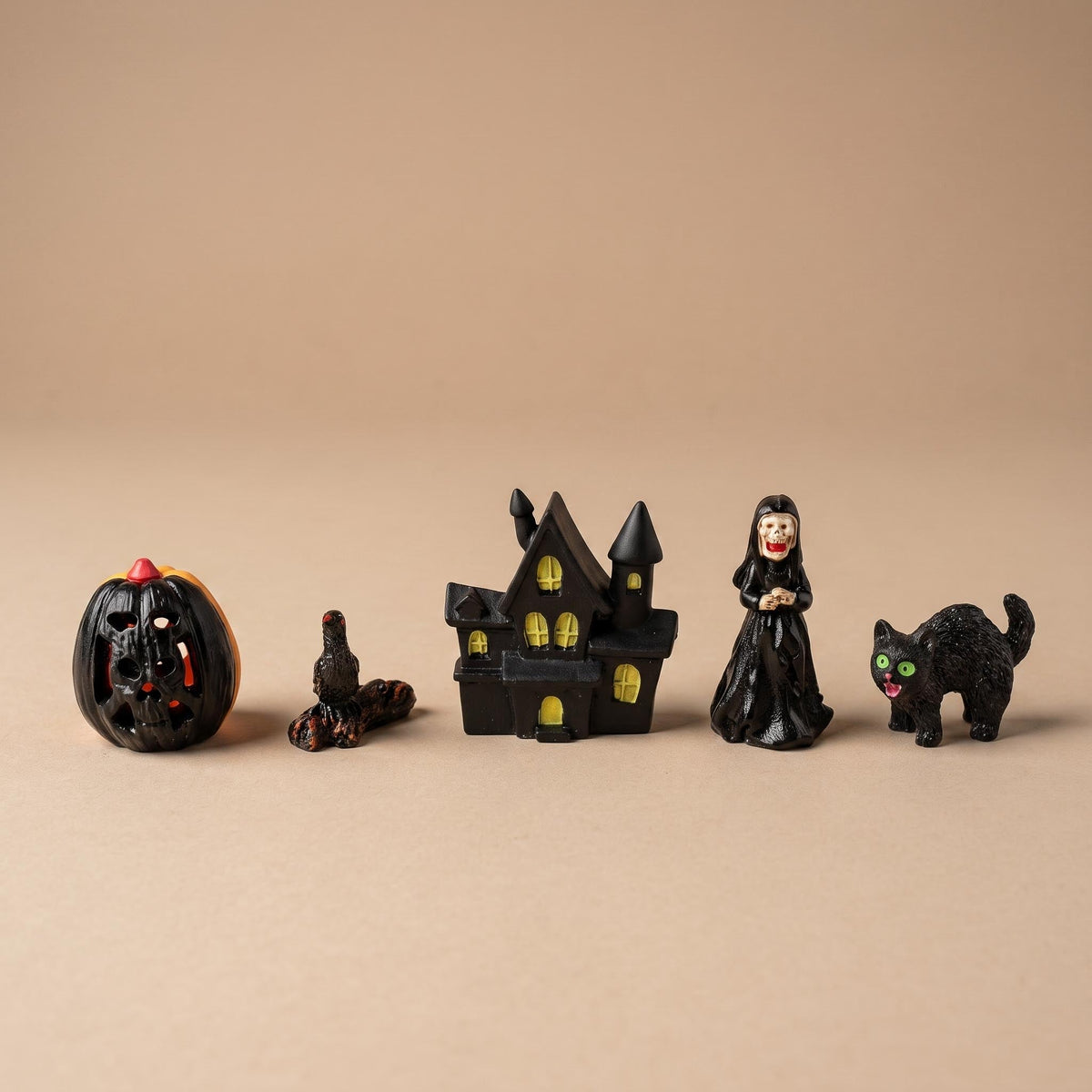Trick Or Treat Village - 5 Pcs - Halloween Miniatures ↑ 2-4 Cm